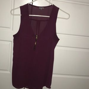 Size small burgundy top.